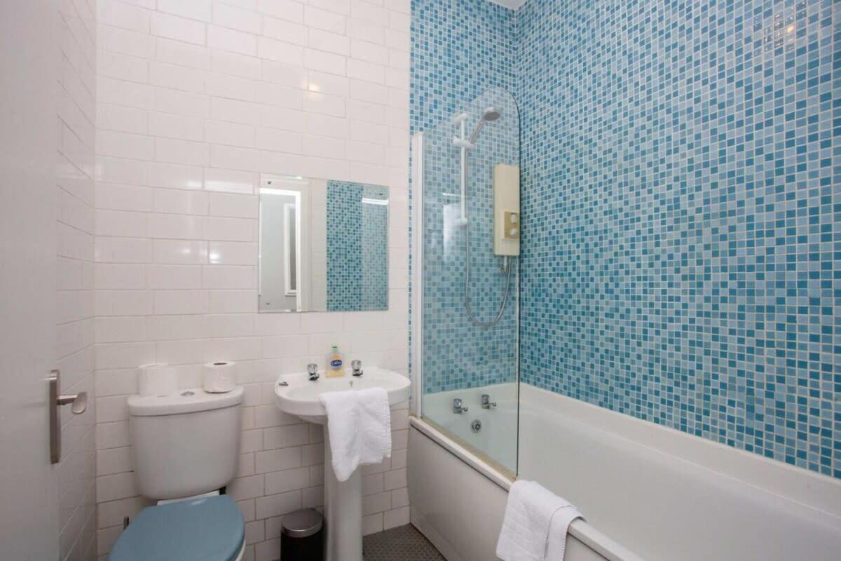 Modern And Refurbished Flat In Merchant City Glasgow Exterior foto
